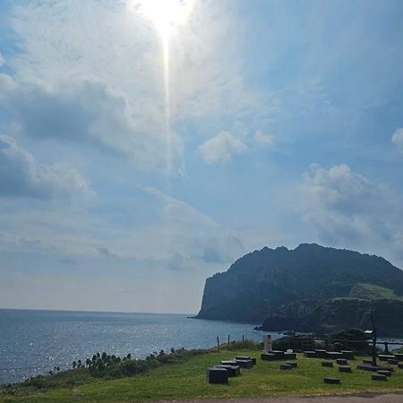 Seongsan Morning Sunset Villa Seogwipo Exterior foto